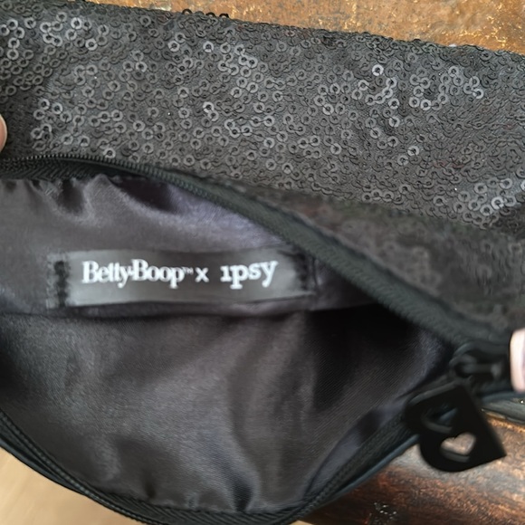 Betty Boop by Ipsy Cosmetic Bag - Picture 3 of 4